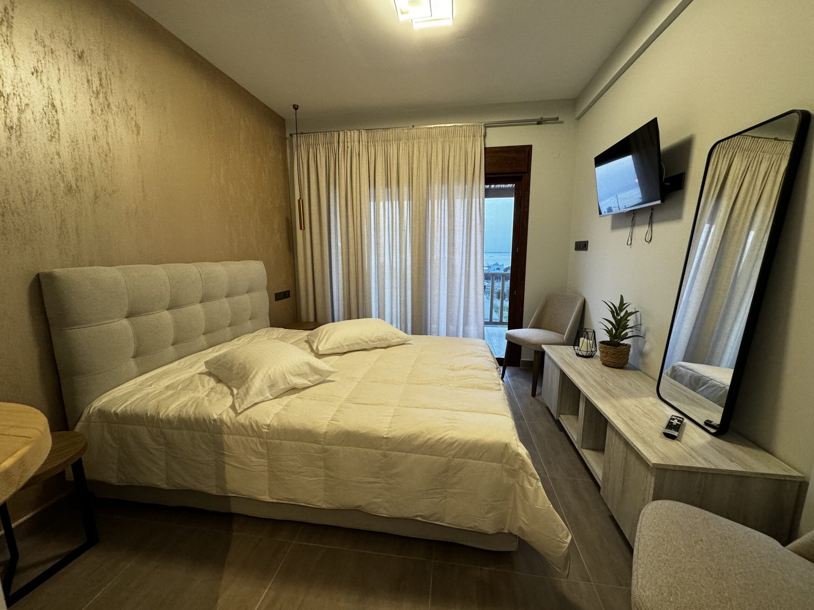 standard room with seaview 16