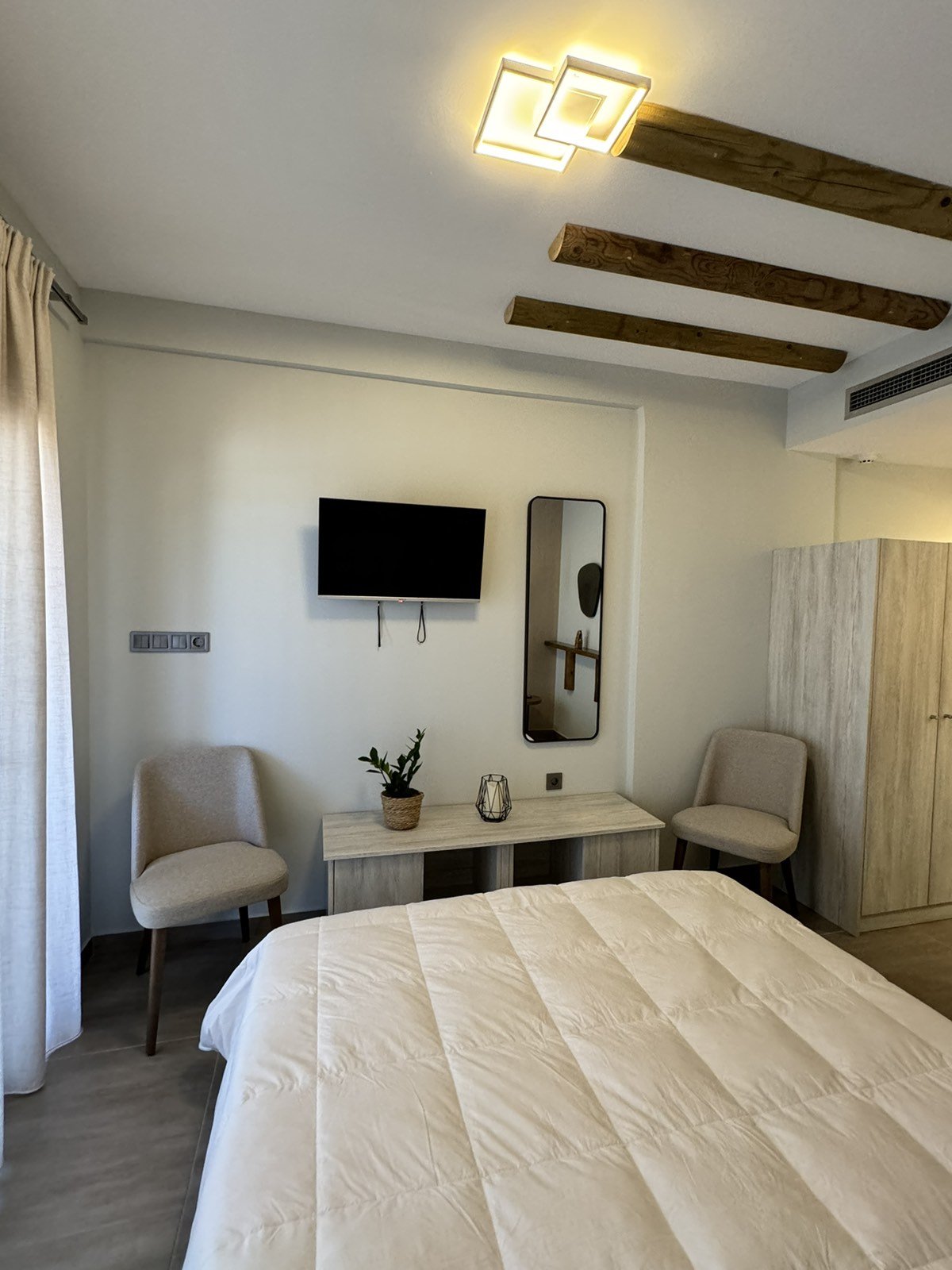 standard room with seaview 6